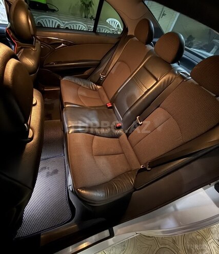 Mercedes E 240-5