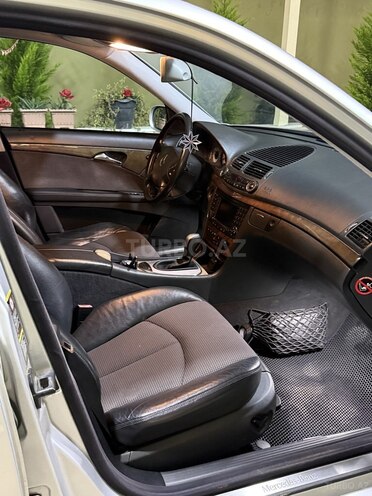 Mercedes E 240-6