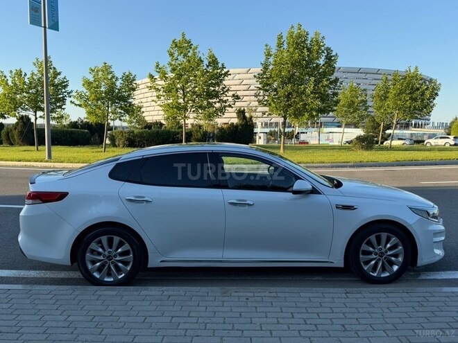 Kia K5-4