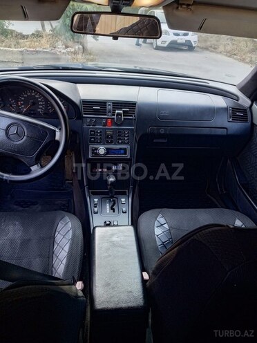 Mercedes C 220-11