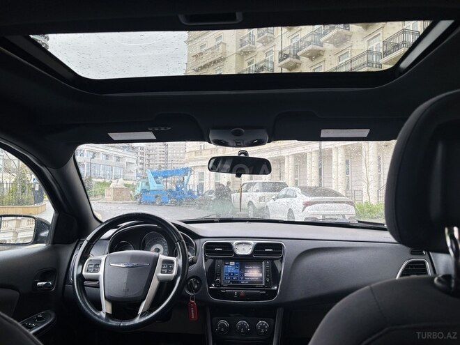 Chrysler 200-11