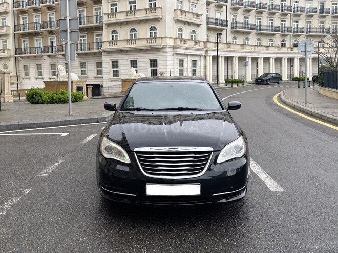 Chrysler 200-13
