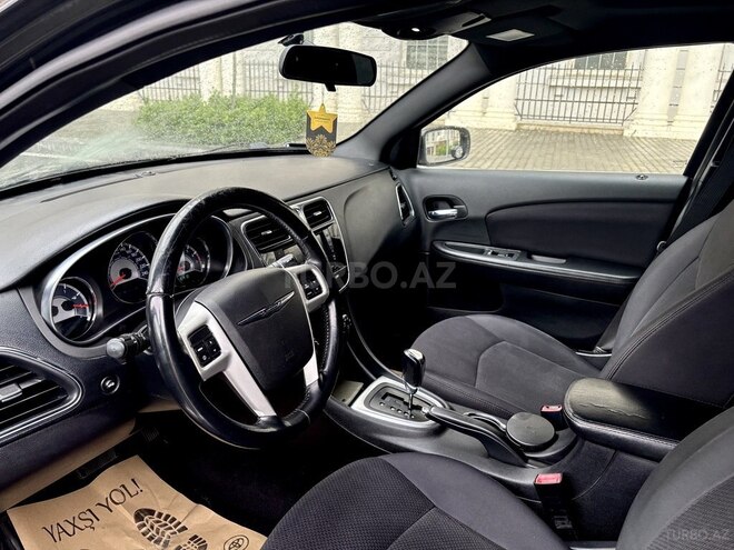 Chrysler 200-7