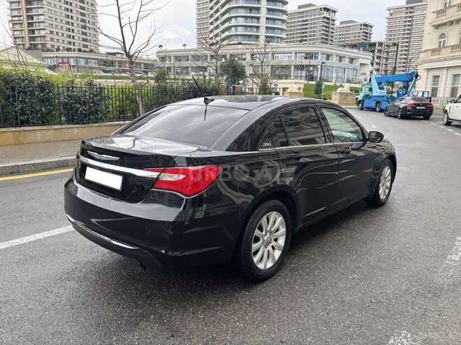 Chrysler 200-4