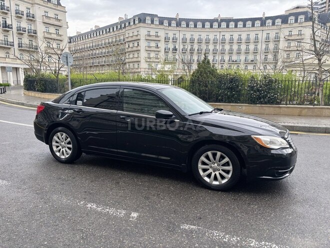 Chrysler 200-3