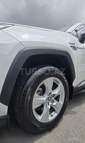 Toyota RAV4-4