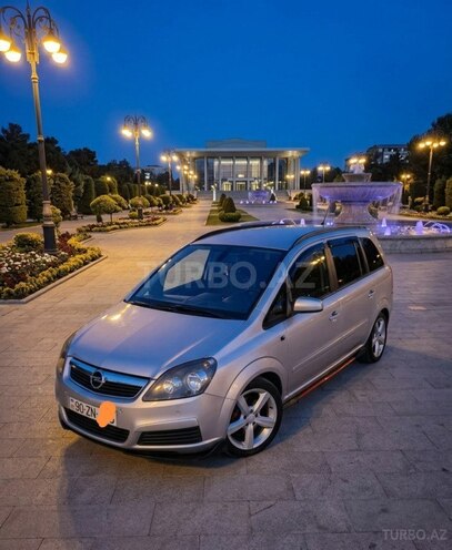 Opel Zafira-1