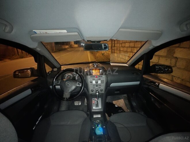Opel Zafira-5