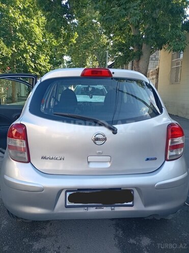 Nissan March-5