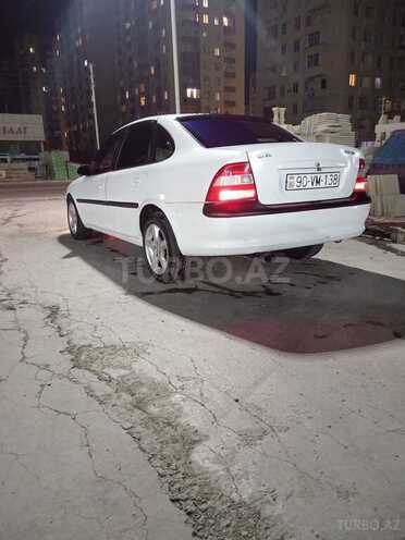 Opel Vectra-4