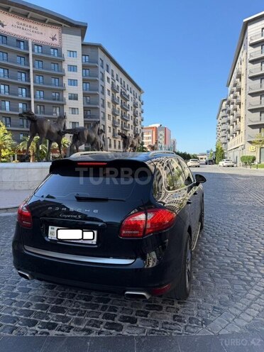 Porsche Cayenne S-4