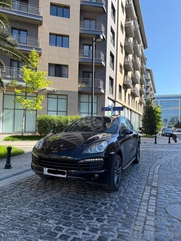 Porsche Cayenne S-2