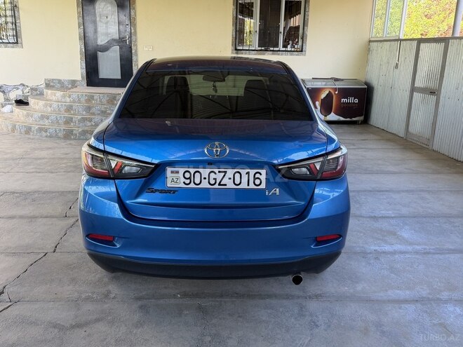 Toyota Yaris iA-2