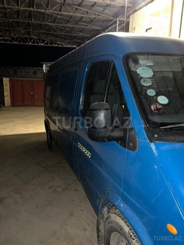 Ford Transit-8
