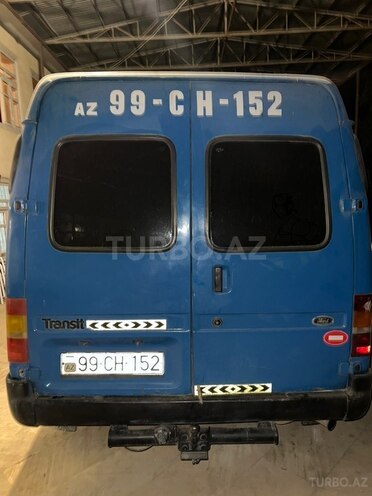Ford Transit-9