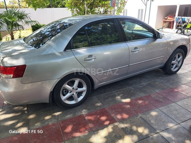 Hyundai Sonata-4