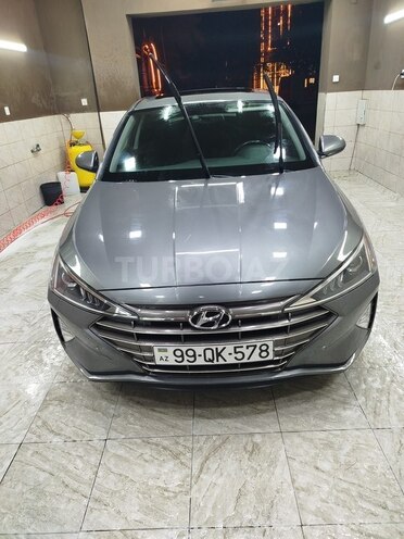Hyundai Elantra-1