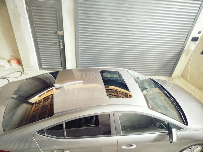 Hyundai Elantra-6