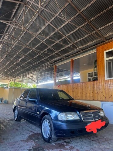 Mercedes C 200-1