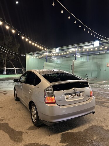 Toyota Prius-4
