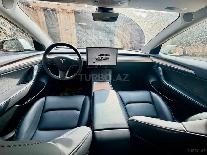 Tesla Model 3-9