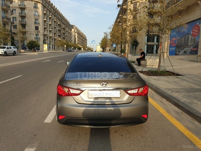 Hyundai Sonata-7