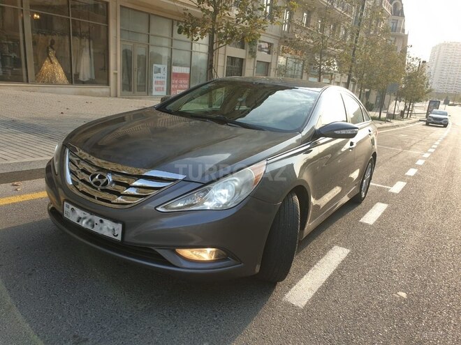 Hyundai Sonata-2