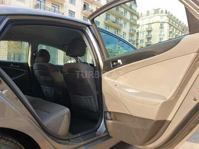Hyundai Sonata-8