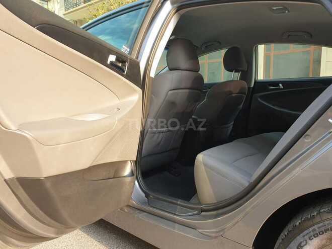 Hyundai Sonata-9
