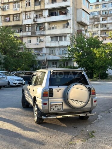 Toyota RAV4-4