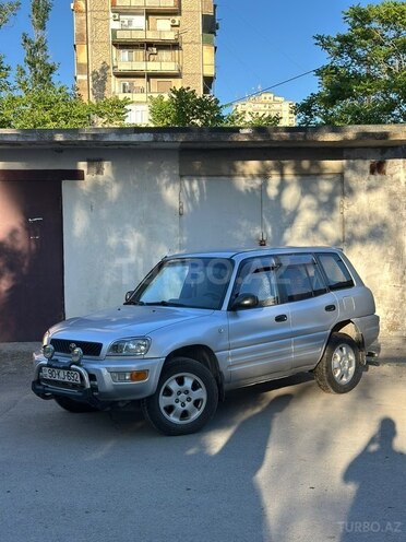 Toyota RAV4-1