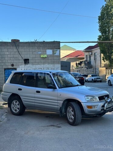 Toyota RAV4-5