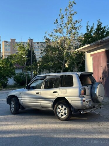 Toyota RAV4-3