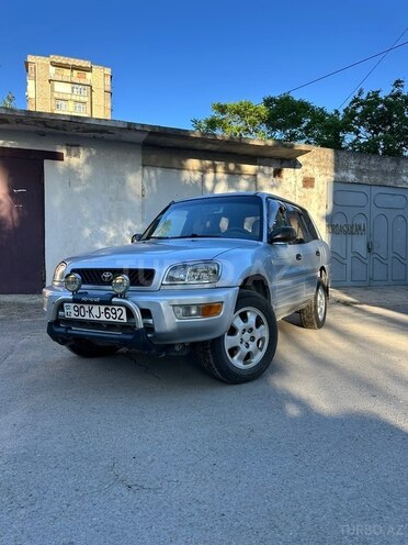 Toyota RAV4-2