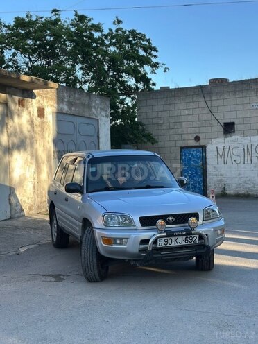 Toyota RAV4-6