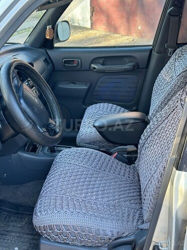 Toyota RAV4-9