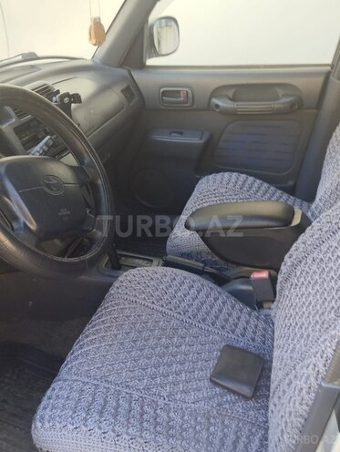 Toyota RAV4-11