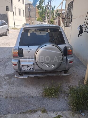 Toyota RAV4-12