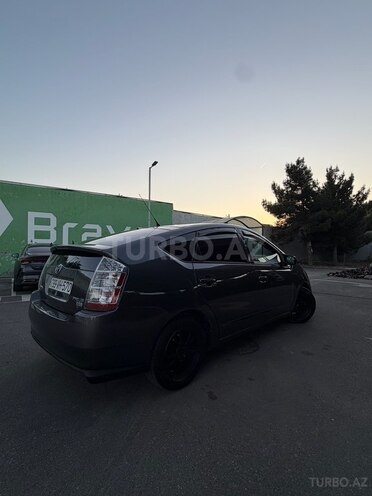 Toyota Prius-3