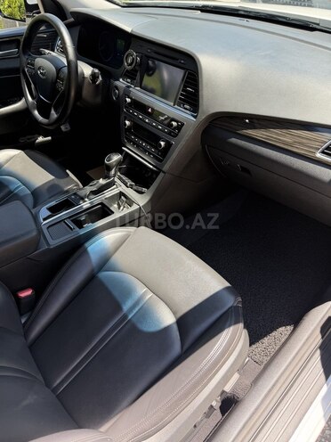 Hyundai Sonata-13