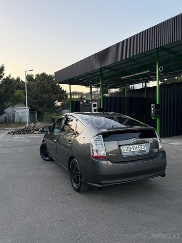 Toyota Prius-8