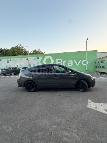 Toyota Prius-5