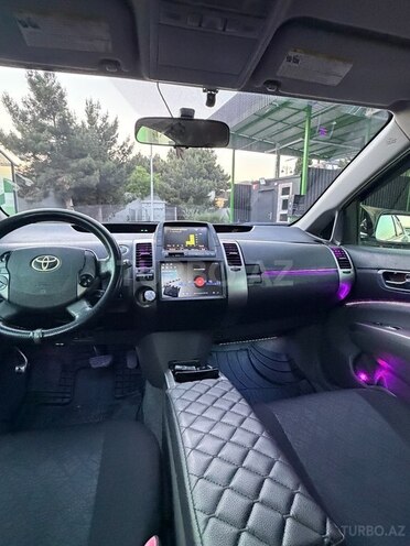 Toyota Prius-11