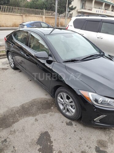 Hyundai Elantra-6