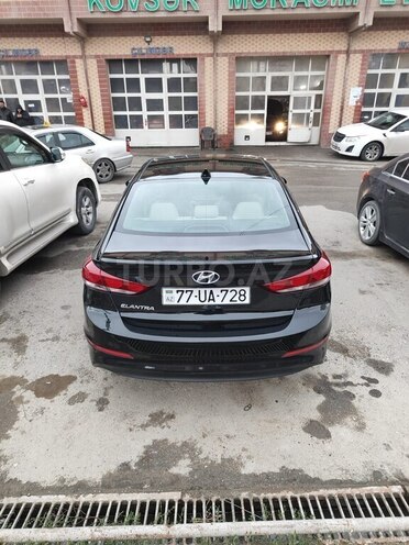 Hyundai Elantra-9