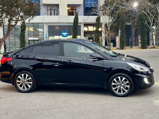 Hyundai Accent-5