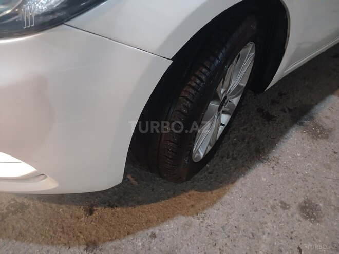 Kia Cerato-4