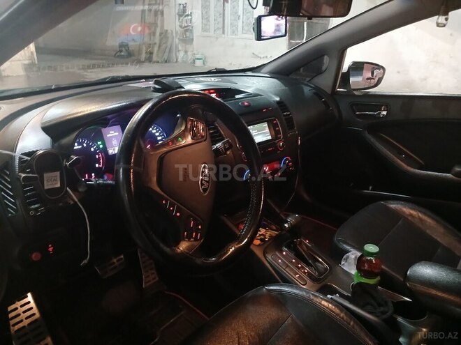 Kia Cerato-10