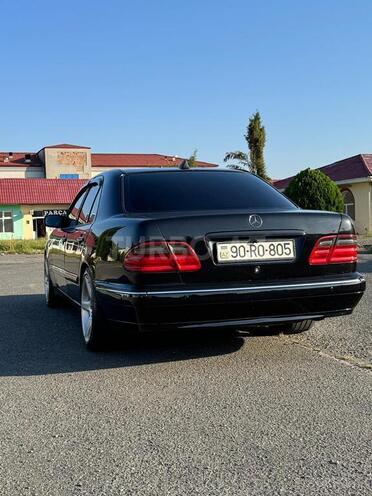 Mercedes E 240-2