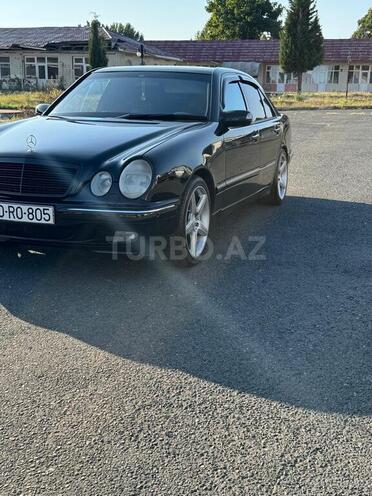Mercedes E 240-10